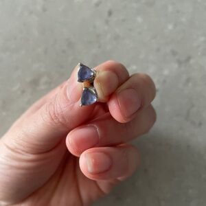 Tazanite stud